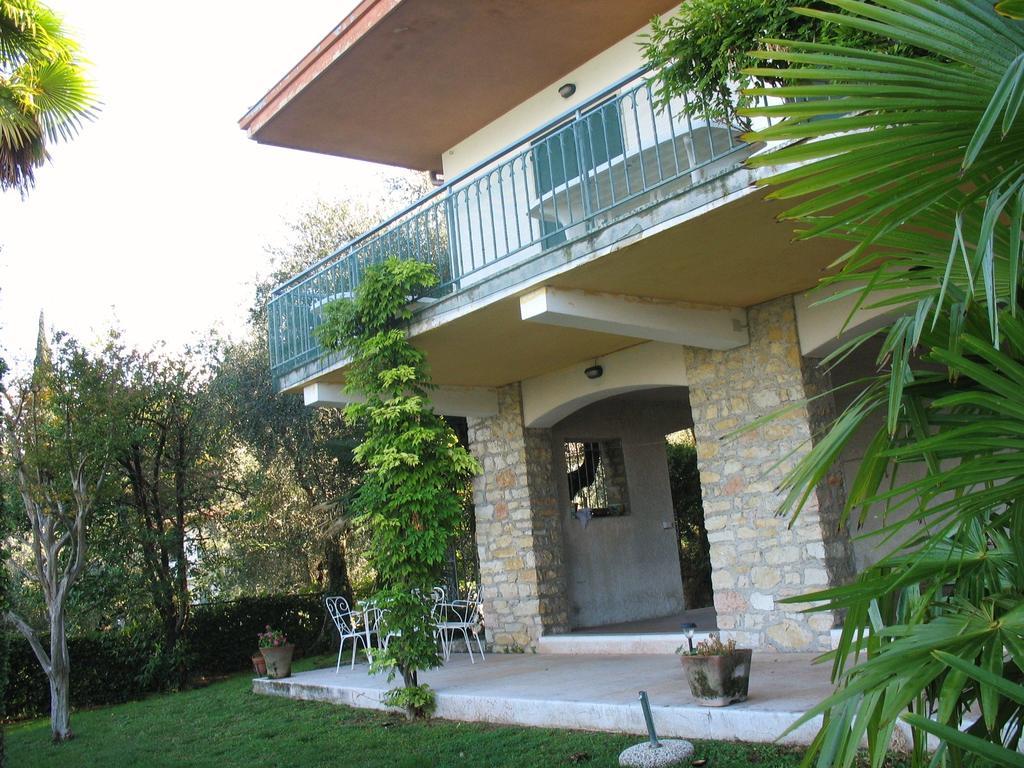 Villa Patrizia Torri Del Benaco Bagian luar foto